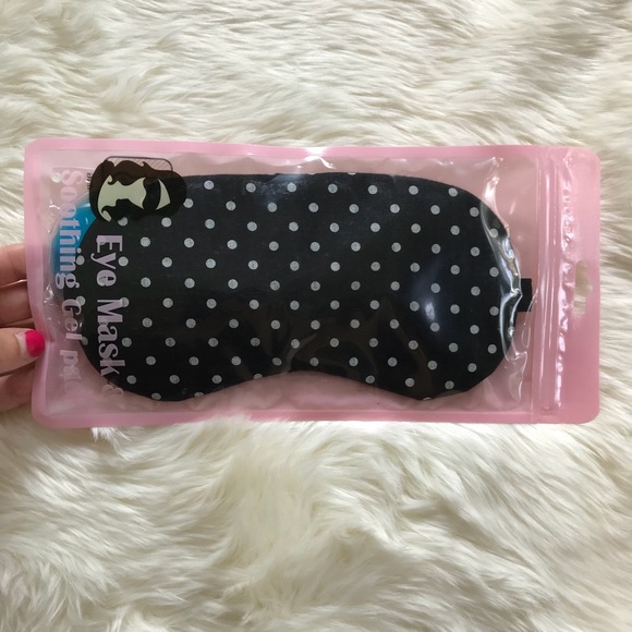 ✨LAST ONE✨ Black Polka Dot Cooling Gel Eye Mask - Picture 4 of 7